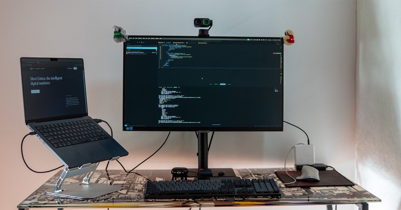 Home command center, laptop + monitor running Enttor